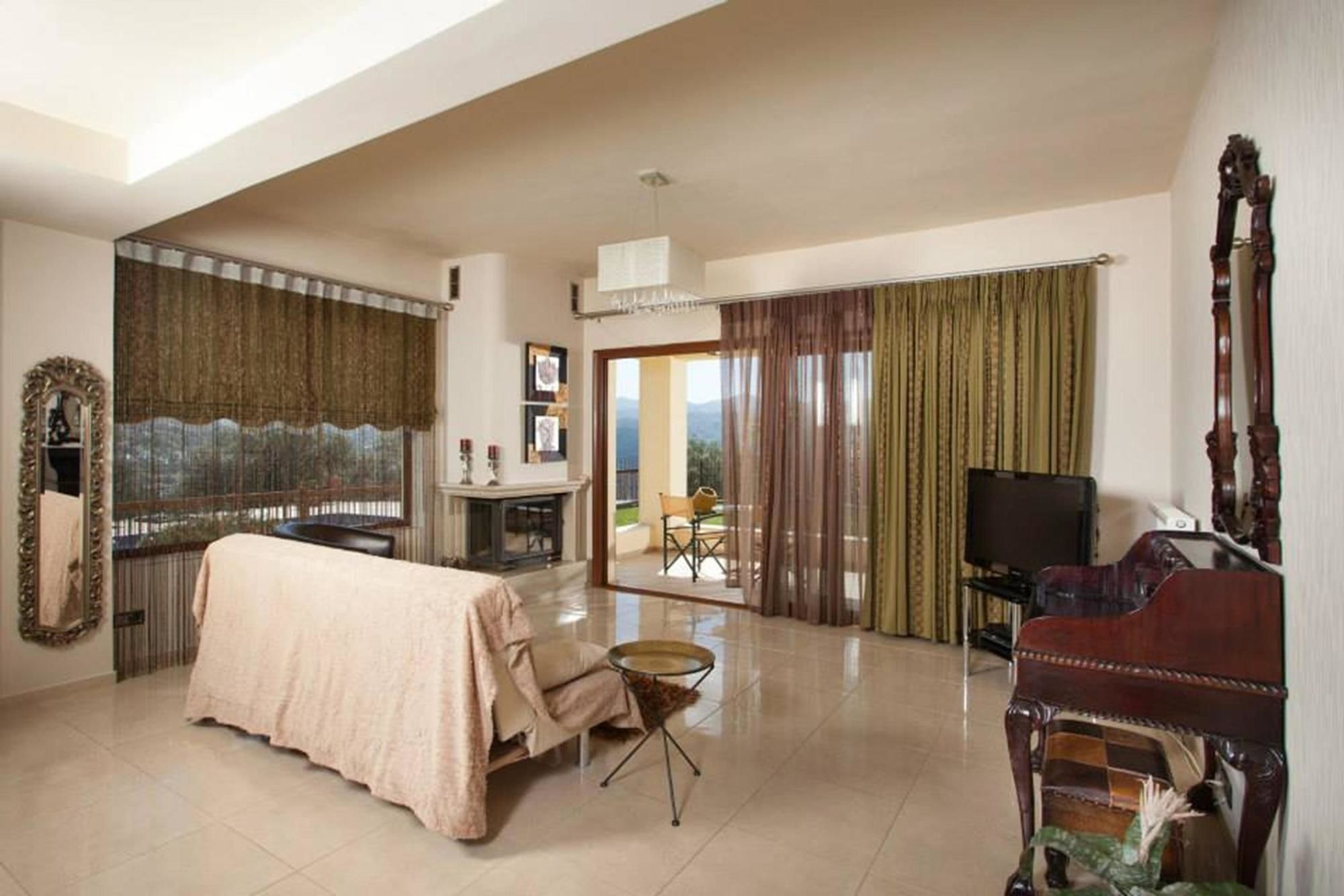 Louloudis Villa Spilion Екстер'єр фото